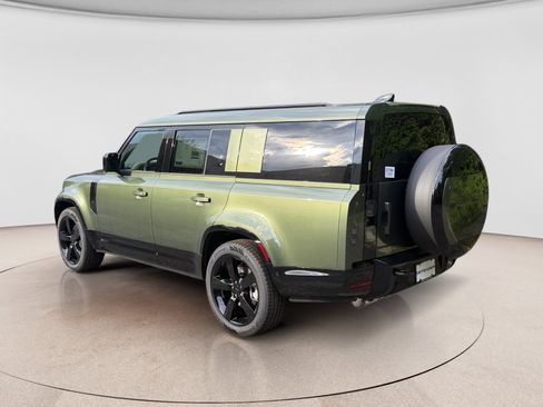 New 2026 Land Rover Defender 130 X-Dynamic SE AWD/4WD image 3