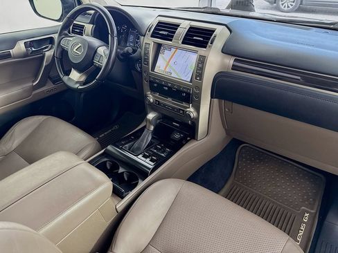 Used 2020 Lexus GX 460 Luxury w/ Accessory Package AWD/4WD image 36