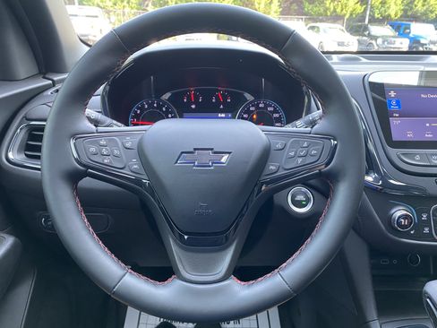 Used 2024 Chevrolet Equinox RS w/ RS Leather Package FWD image 18