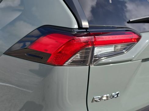 Used 2022 Toyota RAV4 XLE w/ Convenience Package FWD image 36