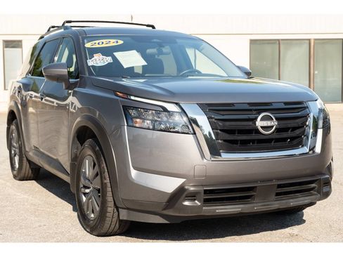 Used 2024 Nissan Pathfinder SV w/ SV Premium Package FWD image 35
