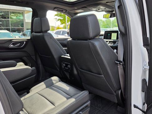Used 2023 Chevrolet Suburban Z71 w/ Luxury Package AWD/4WD image 59