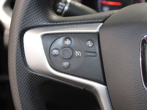 Used 2022 GMC Acadia SLE w/ Driver Convenience Package image 22