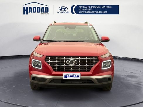 Used 2022 Hyundai Venue Limited FWD image 8