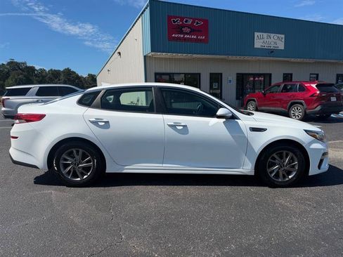 Used 2020 Kia Optima LX FWD image 2