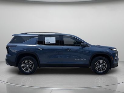 Used 2025 Chevrolet Traverse LT w/ Driver Confidence Package