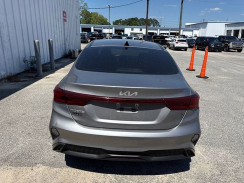 Used 2024 Kia Forte LXS FWD image 6