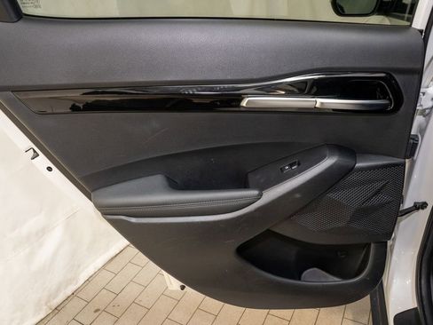 Used 2025 Kia Seltos S image 9