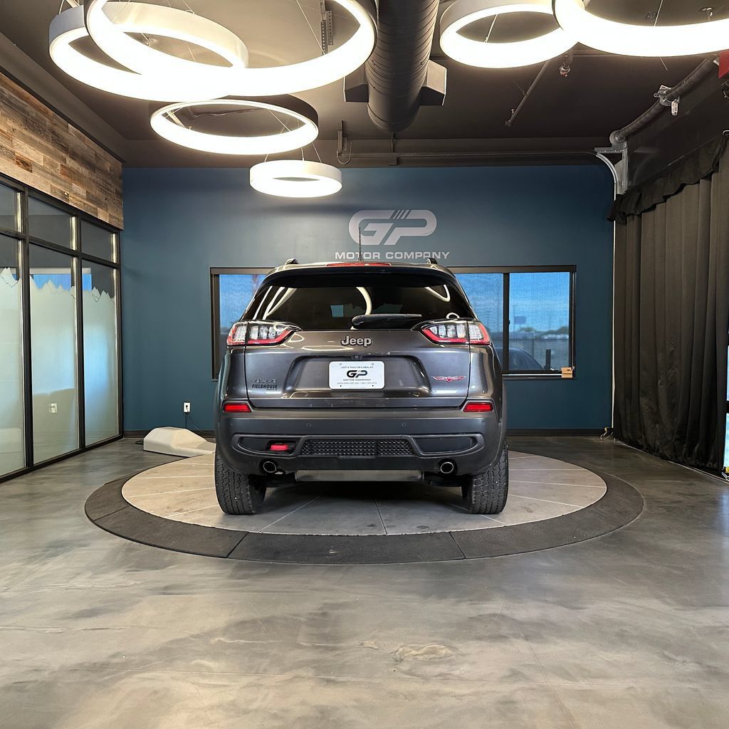 Used 2022 Jeep Cherokee Trailhawk AWD/4WD image 4