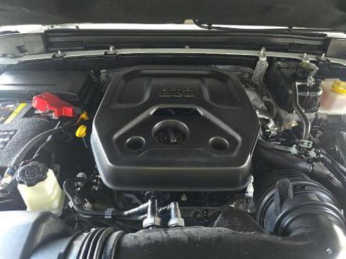 Used 2024 Jeep Wrangler Unlimited Rubicon 4xe image 16