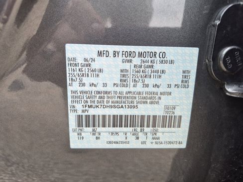 Used 2025 Ford Explorer Active RWD image 28