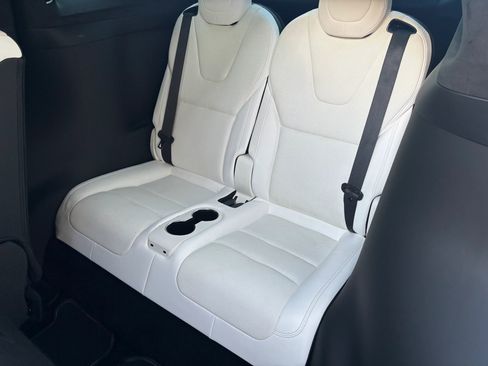 Used 2022 Tesla Model X image 14