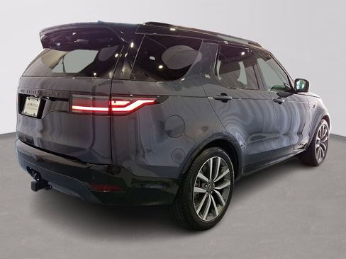 Certified 2025 Land Rover Discovery Dynamic SE image 4