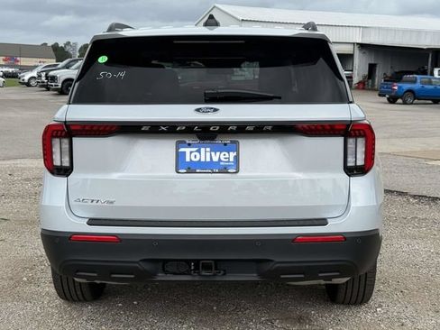 New 2026 Ford Explorer Active RWD image 8