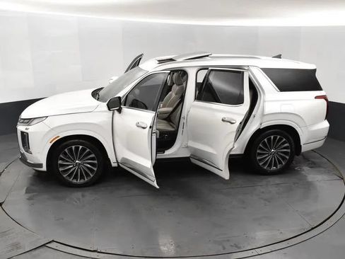 Used 2023 Hyundai Palisade Calligraphy FWD image 7