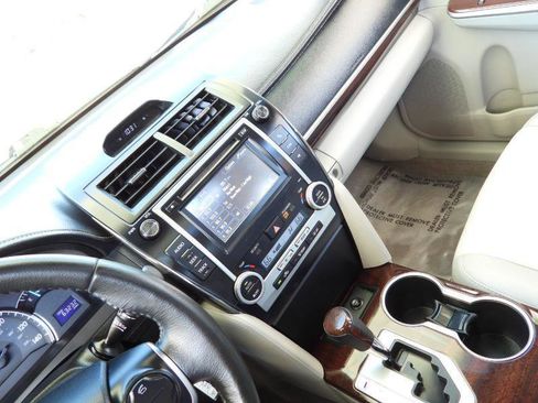 Used 2012 Toyota Camry XLE image 48