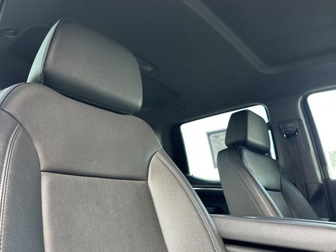 Used 2025 GMC Sierra 1500 SLT image 14