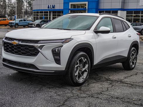 New 2025 Chevrolet Trax LT w/ Driver Confidence Package image 3