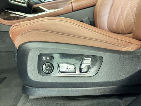 Used 2026 BMW X7 xDrive40i image 12