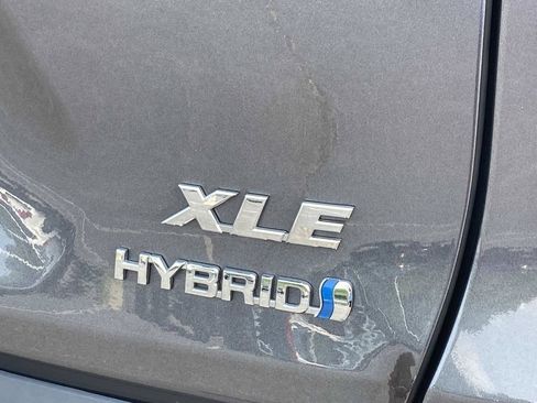 Used 2023 Toyota RAV4 XLE Premium AWD/4WD image 10