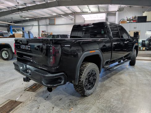 Used 2020 GMC Sierra 2500 Denali w/ Denali Ultimate Package image 3
