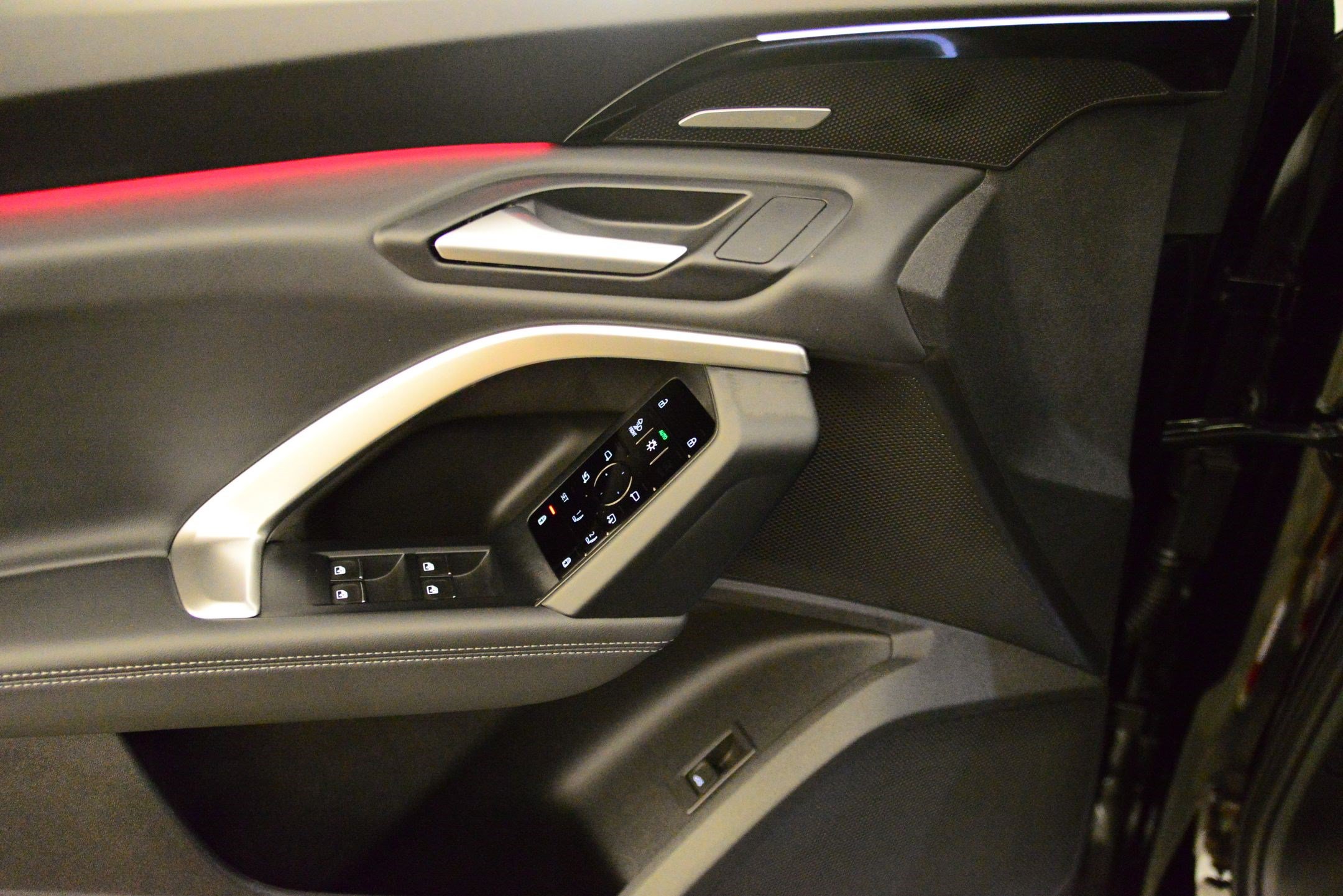 New 2025 Audi Q5 Premium Plus w/ Premium Plus AWD/4WD image 9