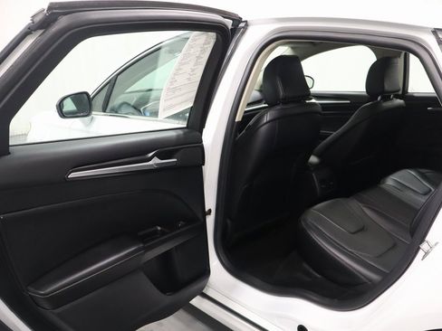 Used 2020 Ford Fusion Titanium image 12