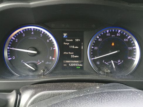 Used 2018 Toyota Highlander XLE AWD/4WD image 2