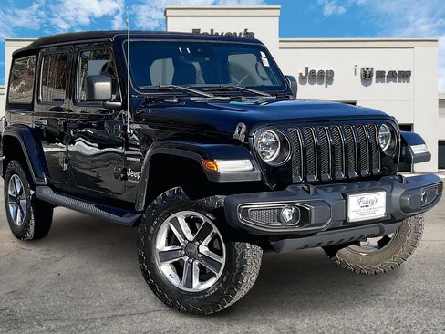 Used 2019 Jeep Wrangler Unlimited Sahara w/ Advanced Safety Group image 11