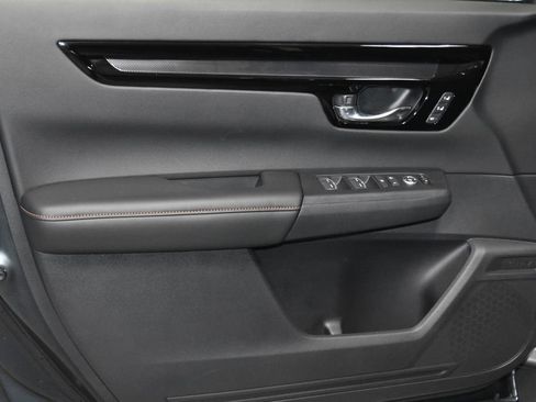 Used 2026 Honda CR-V Sport Touring image 4