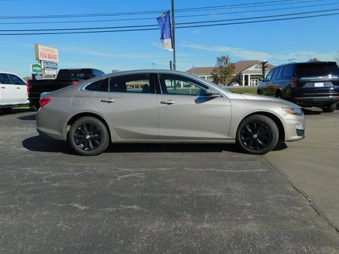 Used 2025 Chevrolet Malibu LT image 6