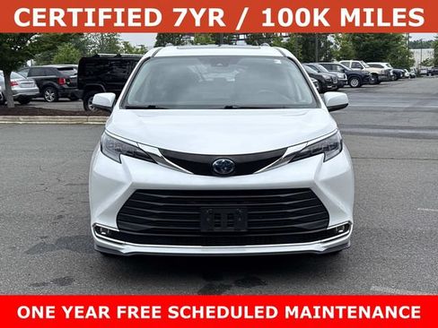 Used 2024 Toyota Sienna XLE FWD image 6