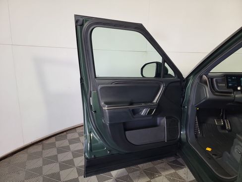 Used 2023 Rivian R1T Adventure AWD/4WD image 16