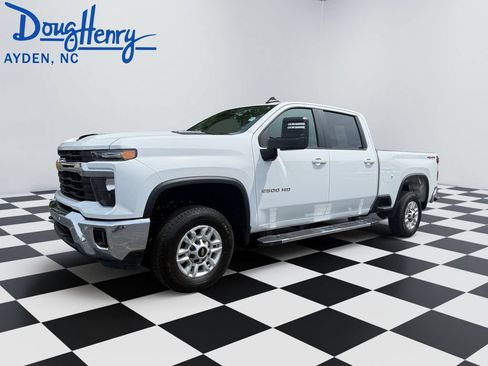 Used 2025 Chevrolet Silverado 2500 LT w/ Safety Package AWD/4WD image 1