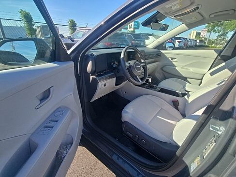 Used 2025 Hyundai Kona SEL FWD image 7