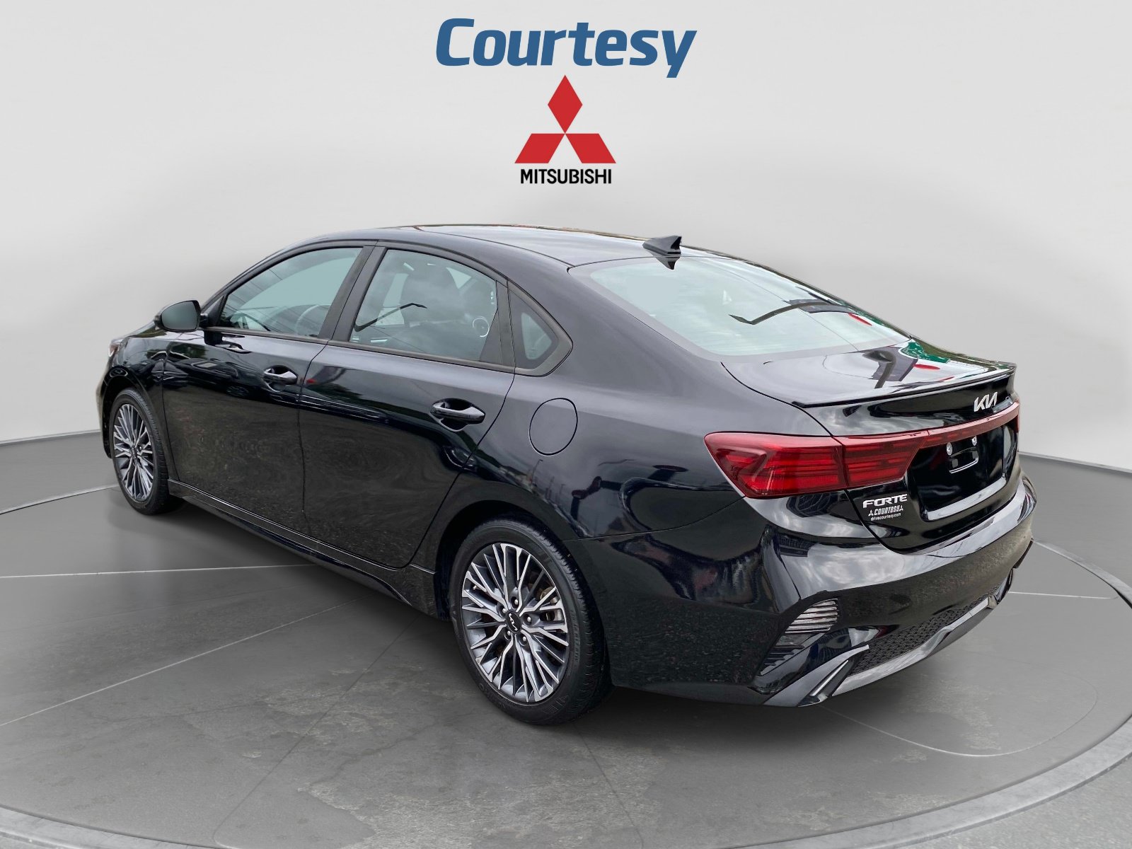Used 2023 Kia Forte GT-Line FWD image 3