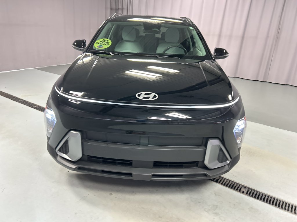 Used 2025 Hyundai Kona SEL AWD/4WD image 2
