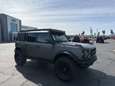 New 2025 Ford Bronco Badlands image 40