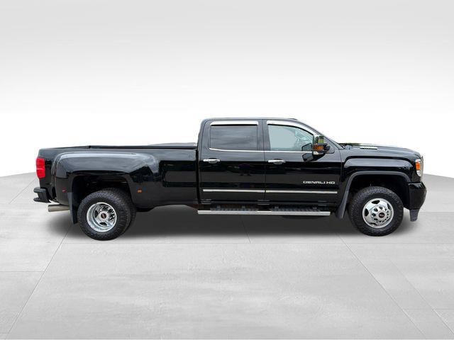 Used 2018 GMC Sierra 3500 Denali w/ Duramax Plus Package AWD/4WD image 2