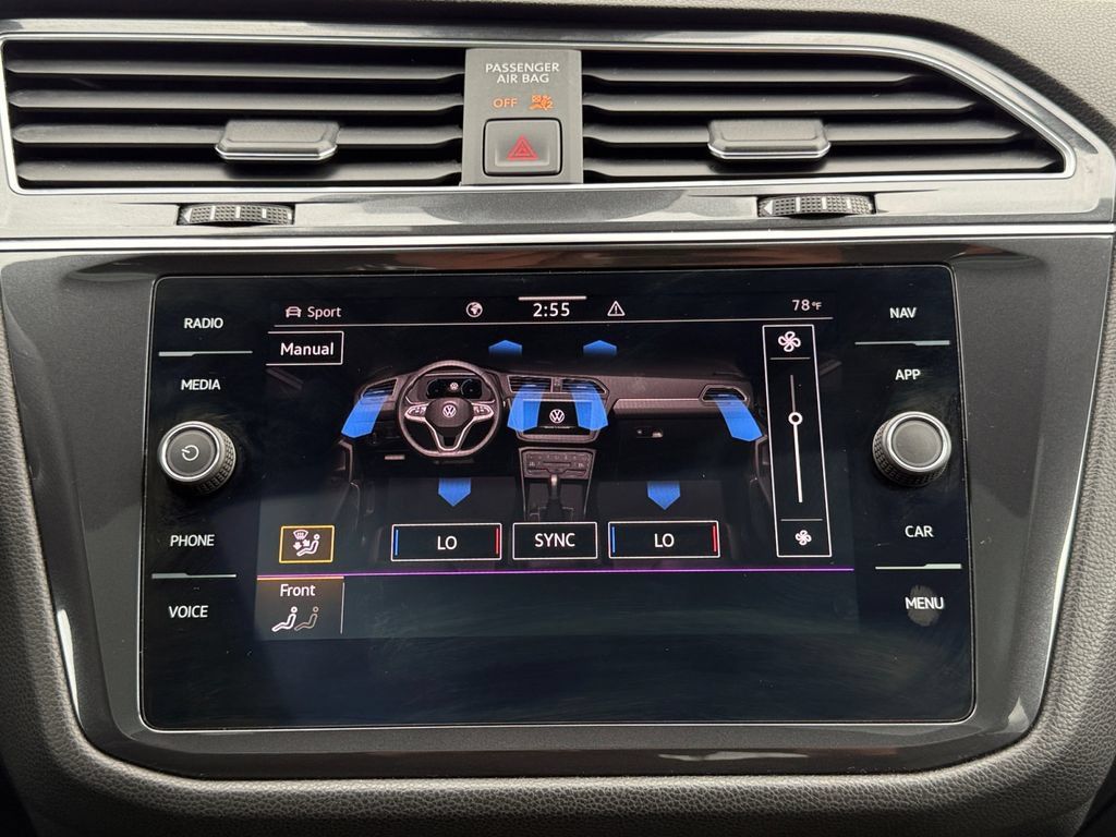 Used 2022 Volkswagen Tiguan SEL R-Line AWD/4WD image 17