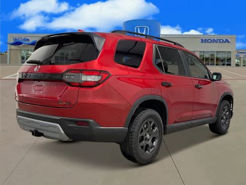 New 2025 Honda Pilot TrailSport image 8