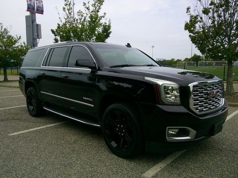 Used 2019 GMC Yukon XL Denali AWD/4WD image 12