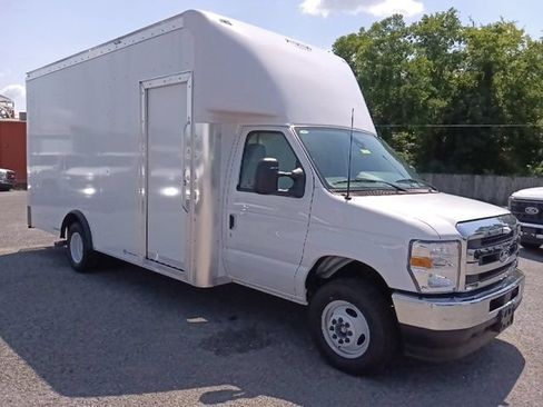 New 2027 Ford E-450 and Econoline 450 Super Duty w/ Power Equipment Group RWD image 1