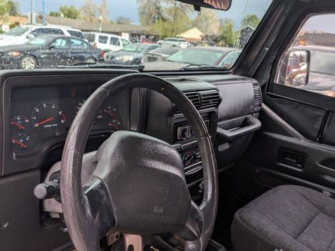 Used 2002 Jeep Wrangler X image 16
