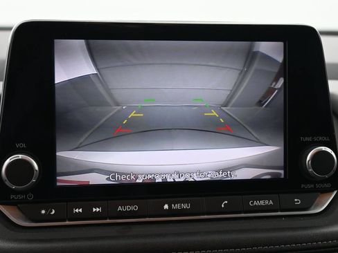 Used 2024 Nissan Rogue S FWD image 30