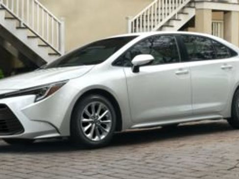 Used 2024 Toyota Corolla LE FWD image 1