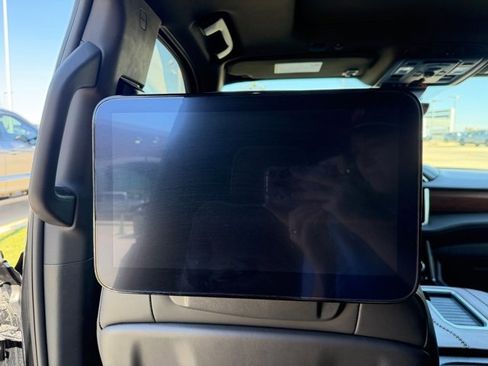 Used 2023 GMC Yukon XL Denali Ultimate image 26