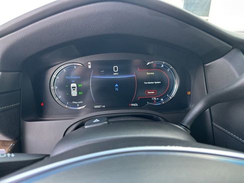 Used 2019 Cadillac Escalade ESV Premium Luxury AWD/4WD image 22