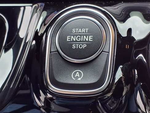 Used 2025 Mercedes-Benz GLA 250 image 25