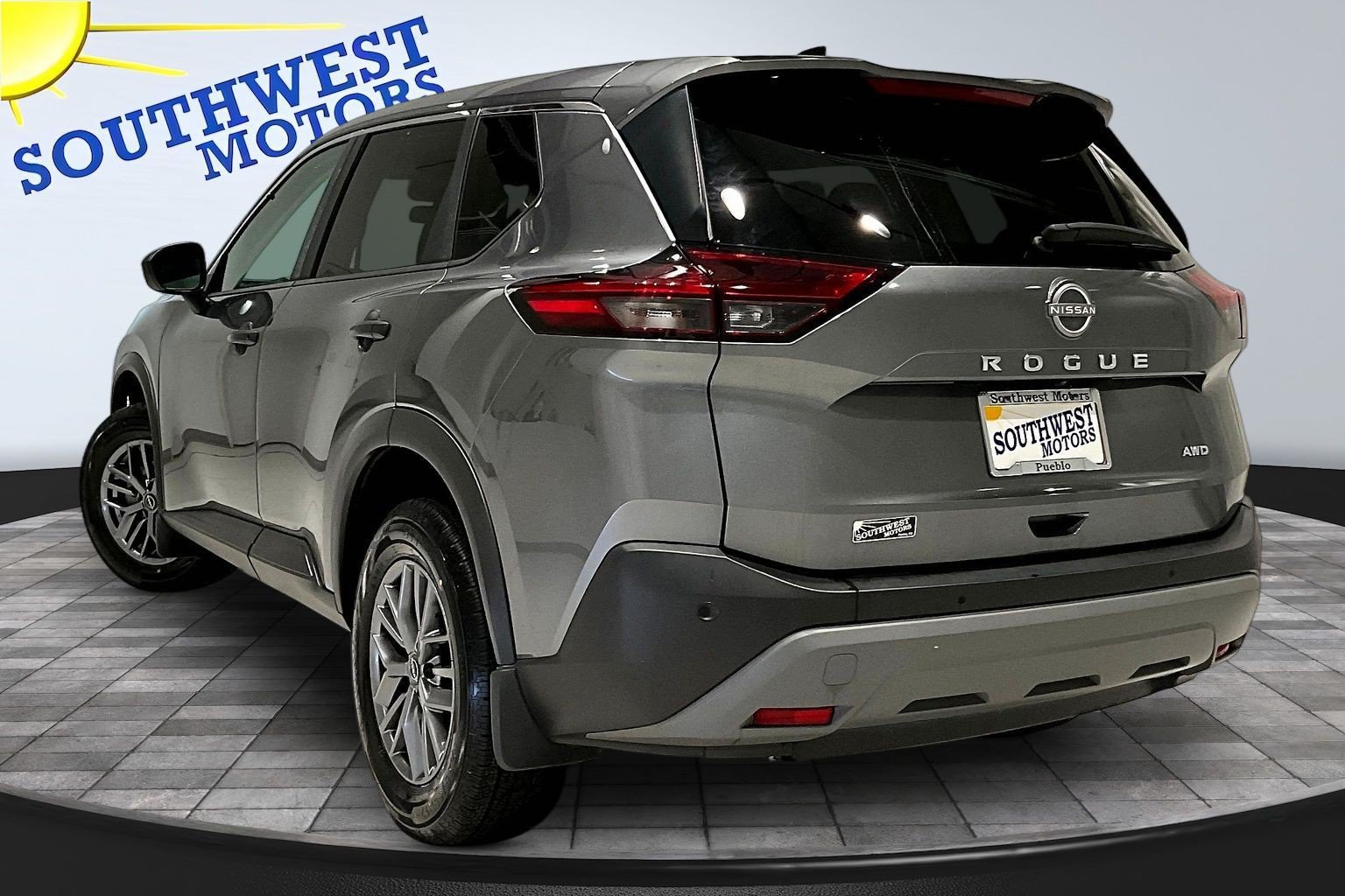 Used 2023 Nissan Rogue S AWD/4WD image 5